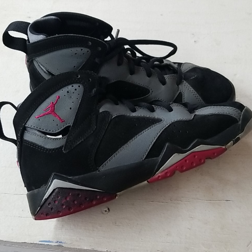 Shoes - Picture 2 of 4